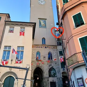 https://mansarda-centro-storico-fronte-mare-torre-brandale.hotelitalianriviera.com